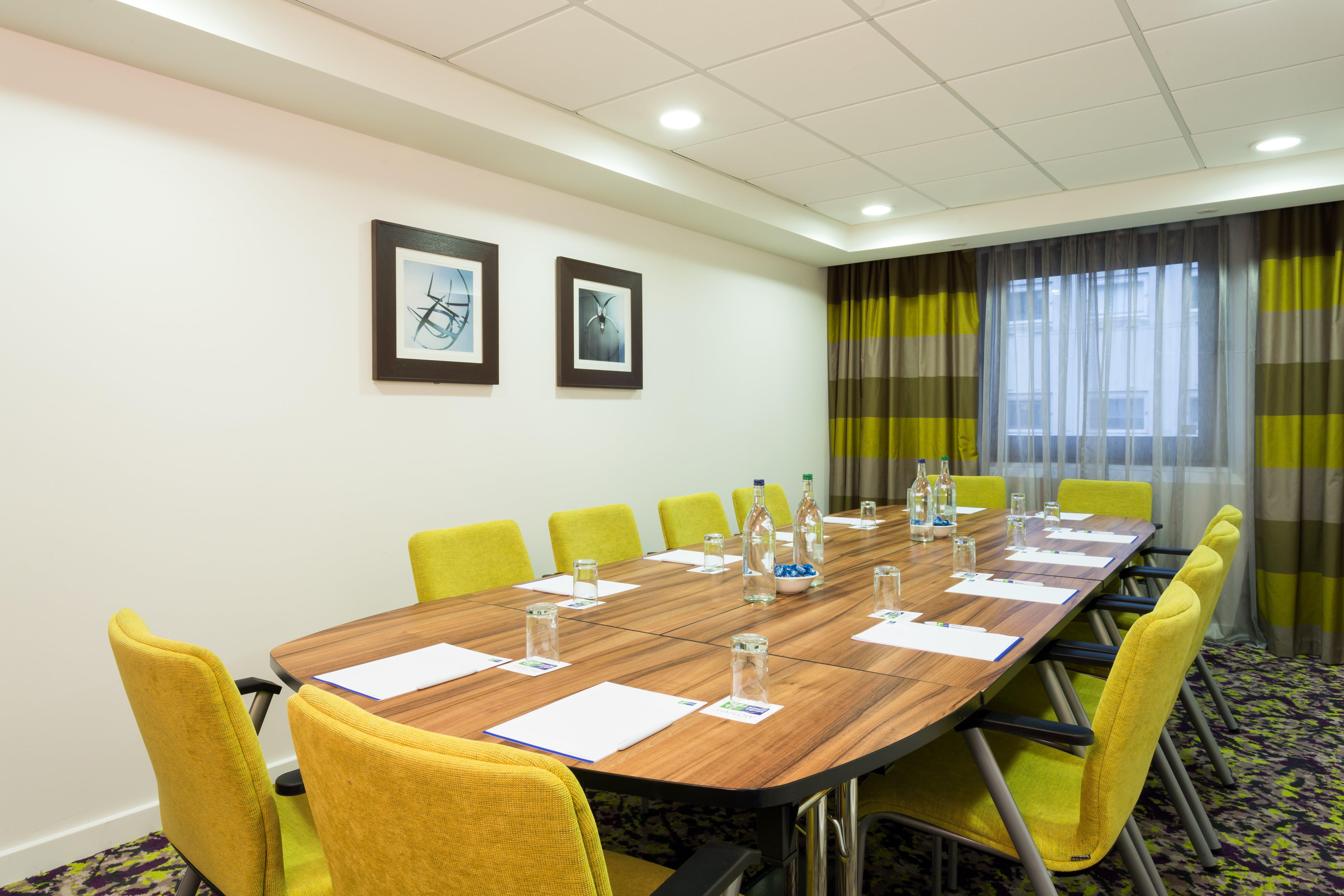 Holiday Inn Express Harlow By Ihg Exteriér fotografie