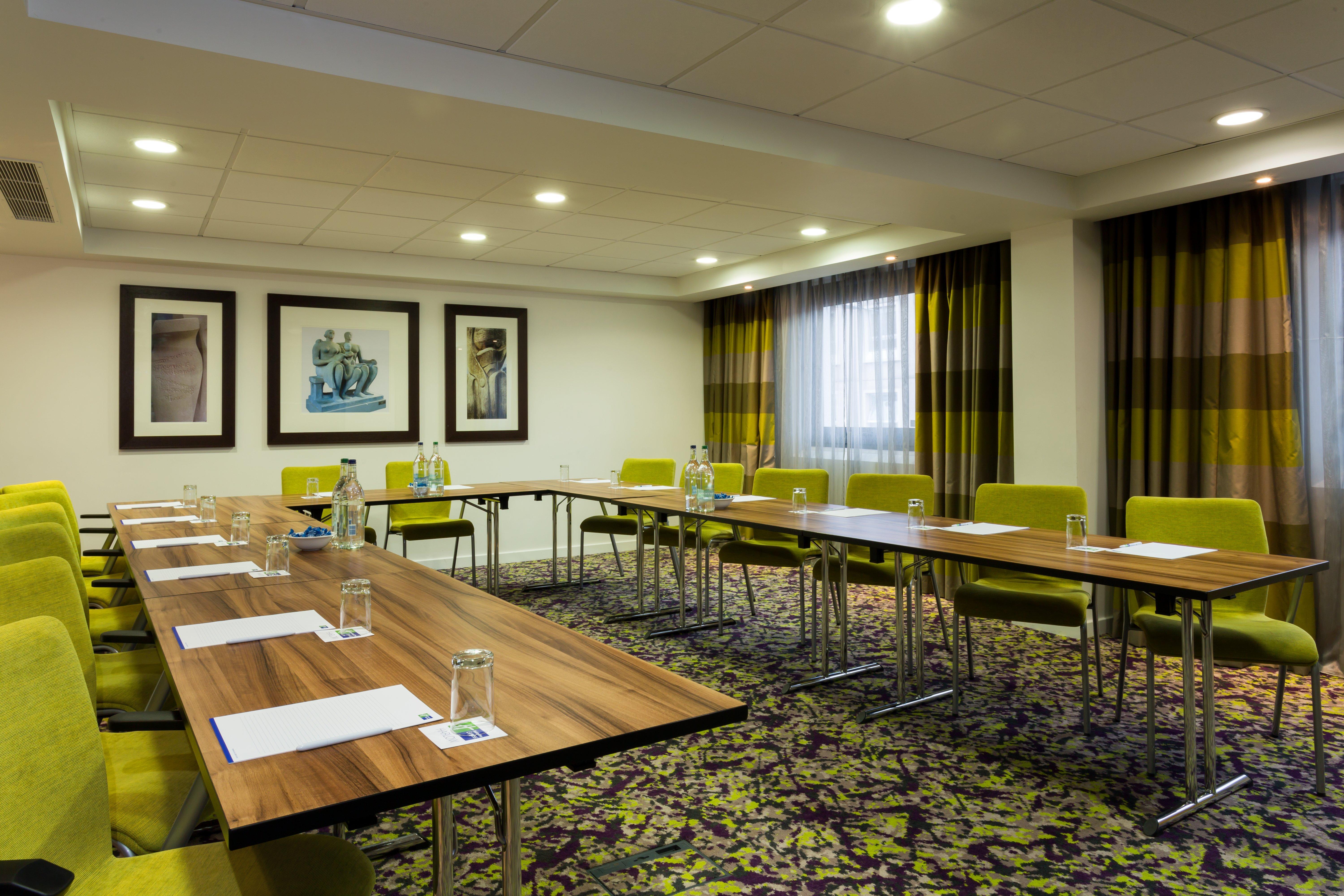 Holiday Inn Express Harlow By Ihg Exteriér fotografie