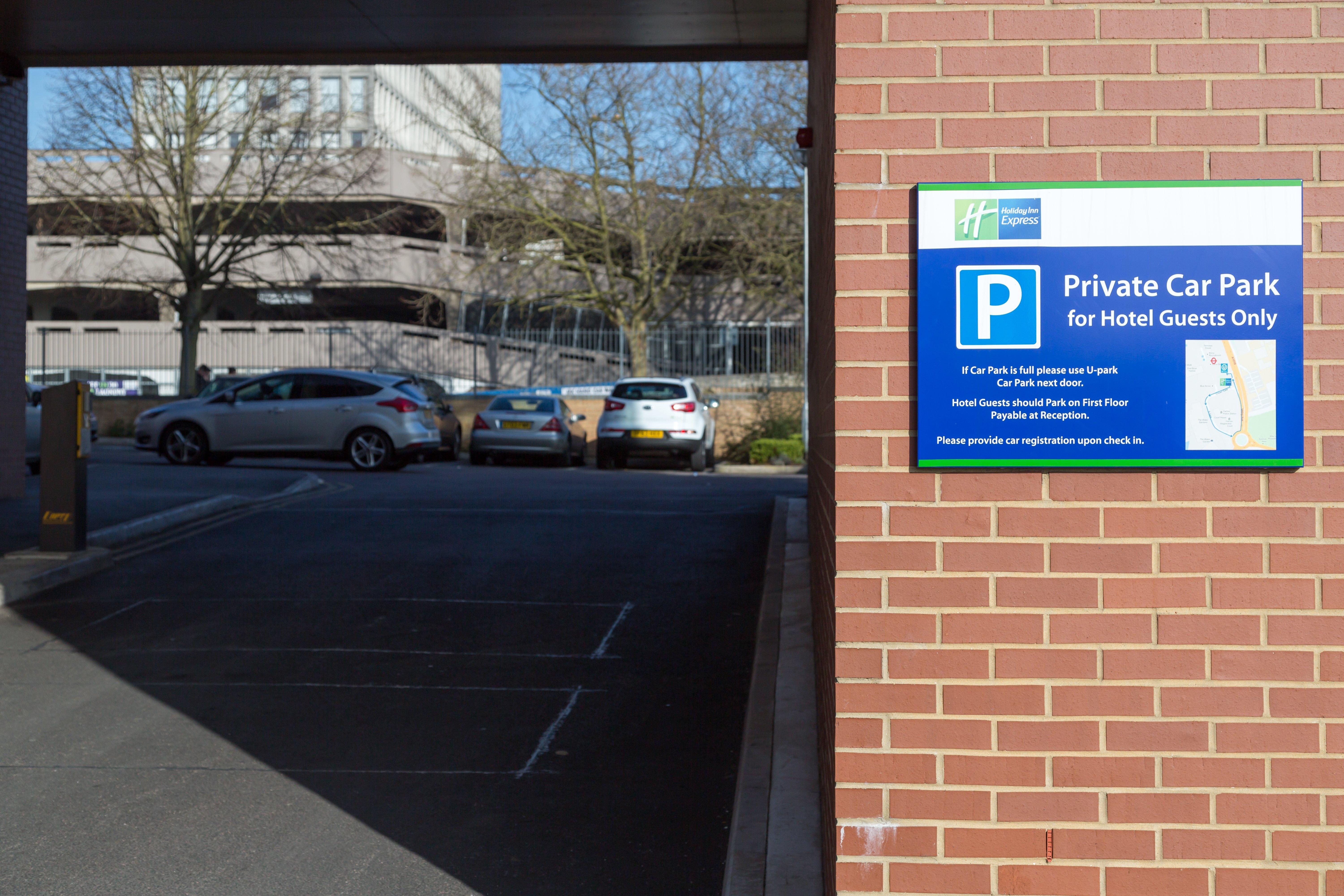 Holiday Inn Express Harlow By Ihg Exteriér fotografie