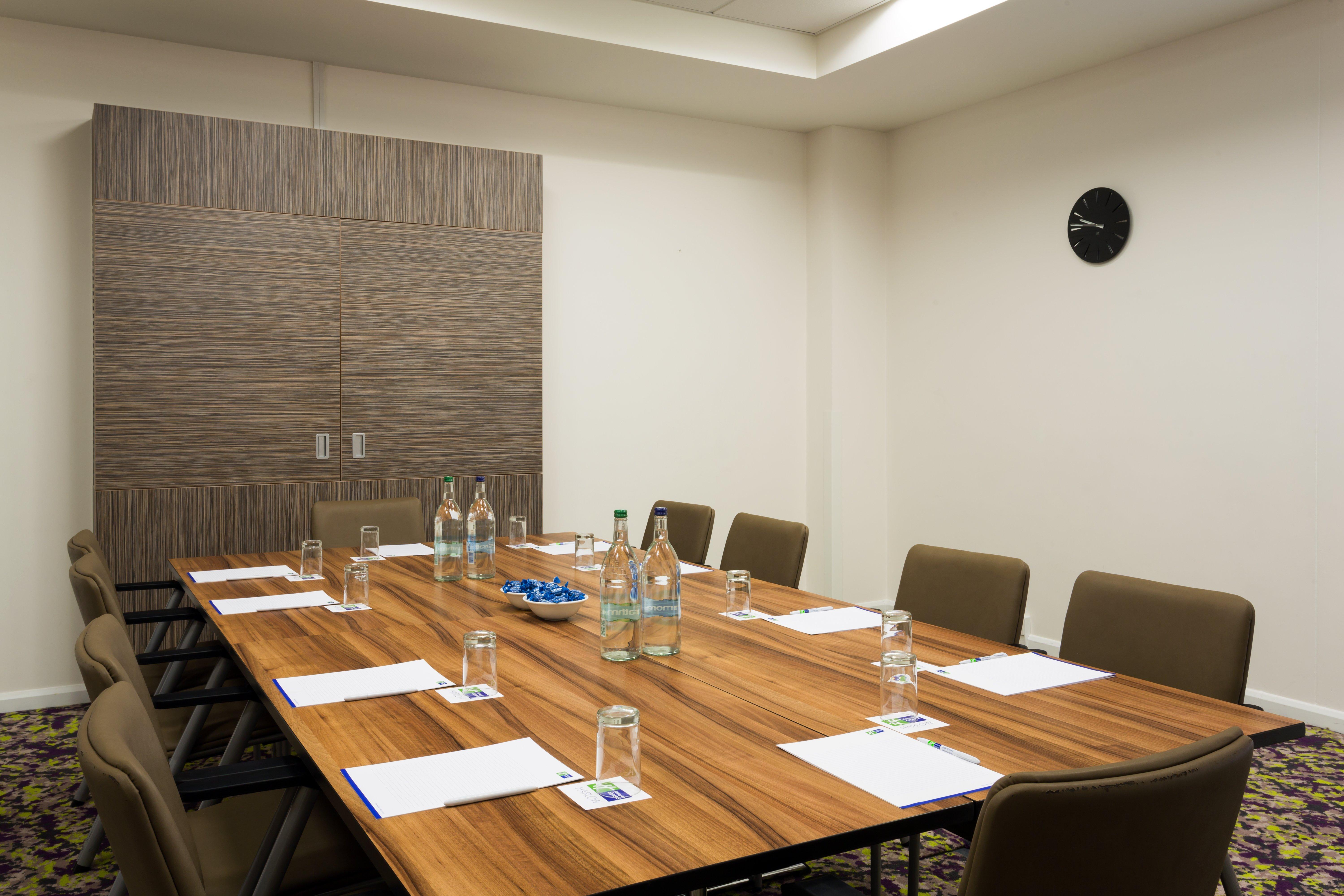 Holiday Inn Express Harlow By Ihg Exteriér fotografie